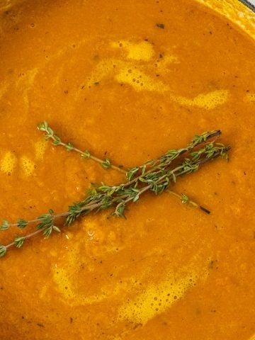 roasted carrot ginger soup with thyme