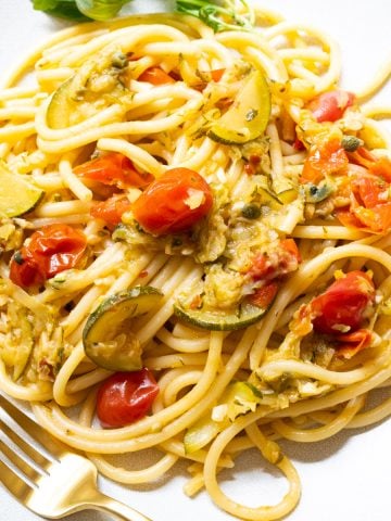 pasta with zucchini and cherry tomatoes. finished product