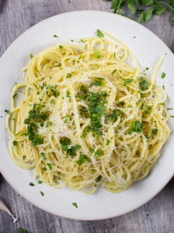 spaghetti with garlic and oil