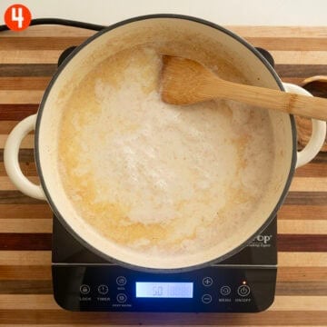 Cooked white rice added to the milk mixture.