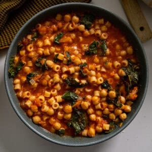 Pasta e ceci in a bowl.
